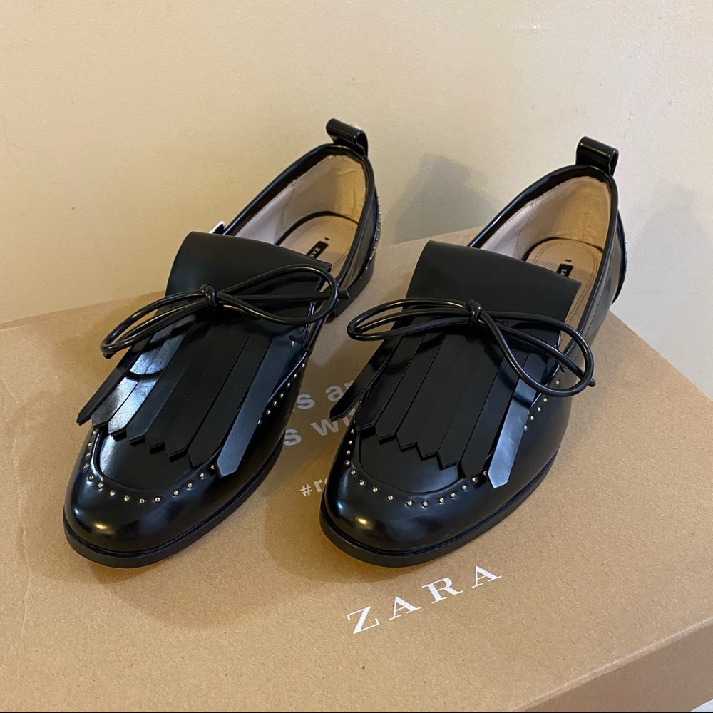 Zara Black Kiltie Loafers w/ Pearl Accents 🖤